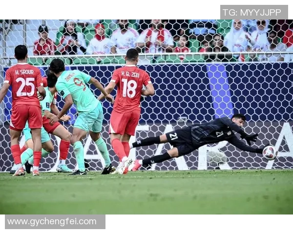 巴西足球明星盛赞中国足球队实力提升呼吁加强国际合作