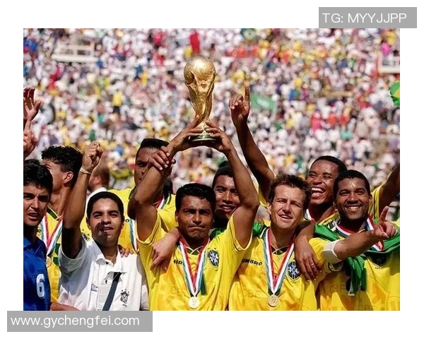 世界上最迷人的足球明星背后的传奇故事与不为人知的精彩瞬间